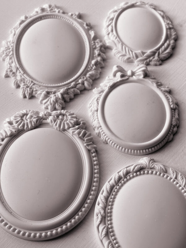 Vintage Brooches  6 x 10 IOD Mould - Image 2